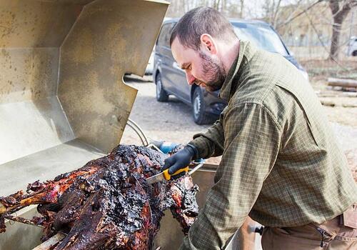 Wildschwein am Spieß