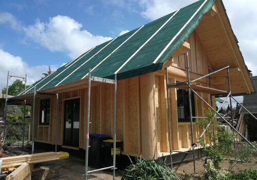 Montage des Post & Beam Blockhaus "Little Beaver"