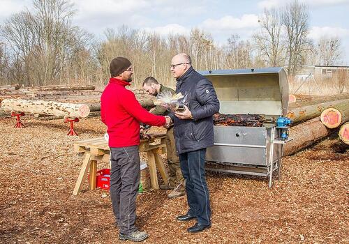 Oberbürgermeister, Herr Scheler gratuliert zur Eröffnung des Abbundplatz