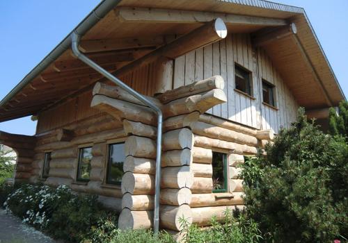 Blockhaus, Naturstamm, Rundholz, Kanadablockhaus