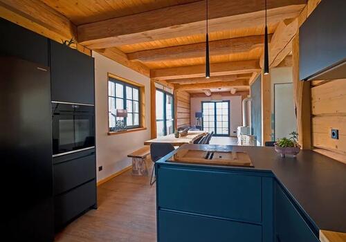 Post & Beam Blockhaus Blackfoot_Blick zum Essen