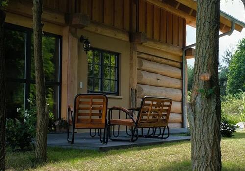 Post & Beam Blockhaus Blackfoot_Frühstücksterrasse