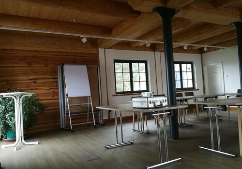 ...eine mögliche Innenraumgestaltung in einem Post & Beam Blockhaus