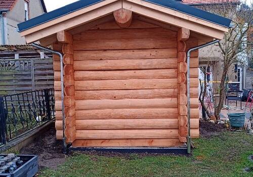 Rückseite der Halbstammsauna