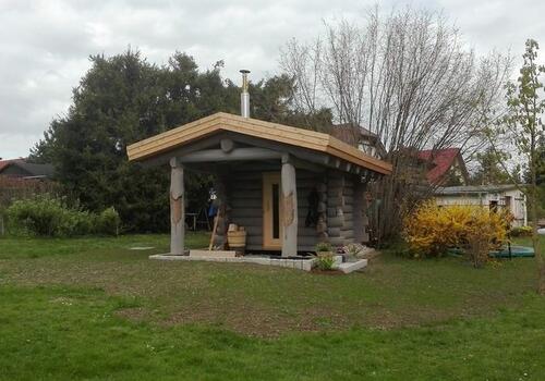 Blockhaussauna White Owl mit verlängertem Vordach DIE BLOCKHAUSBAUER in Sachsen