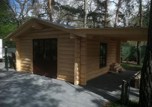 Unser Gartenblockhaus "Whitefish Creek" mit großer Terrassentür. Ideal auch als Gästehaus geeignet. | DIE BLOCKHAUSBAUER in Sachsen