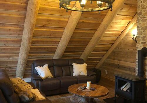 Wohnbeispiel im Blockhaus "Whitehorse Lodge"