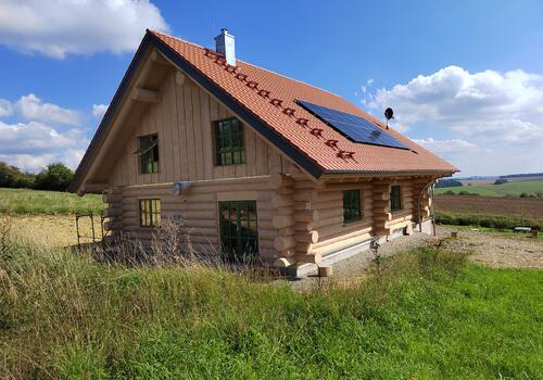 Naturstammhaus Bridger_Ansicht Rückseite