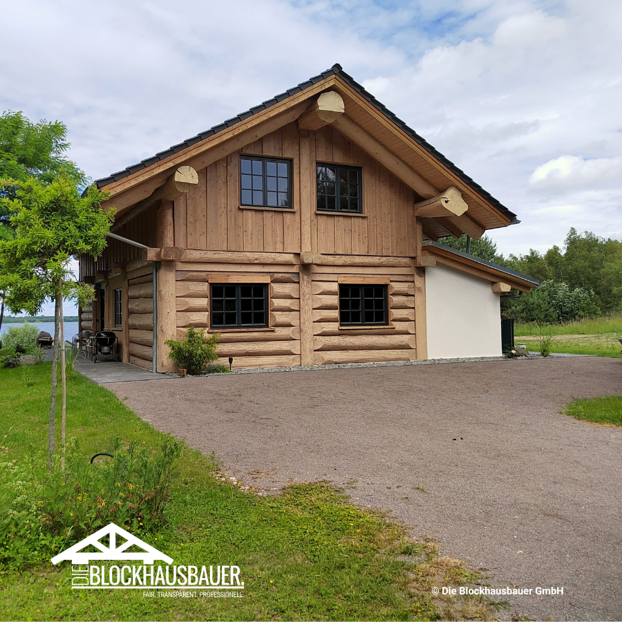 Naturstamm-Fachwerk Blockhaus Blackfoot