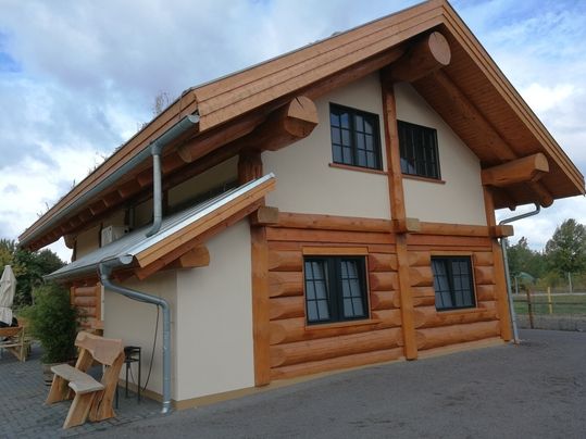 post-beam-blockhaus-waldresort-groebern-1